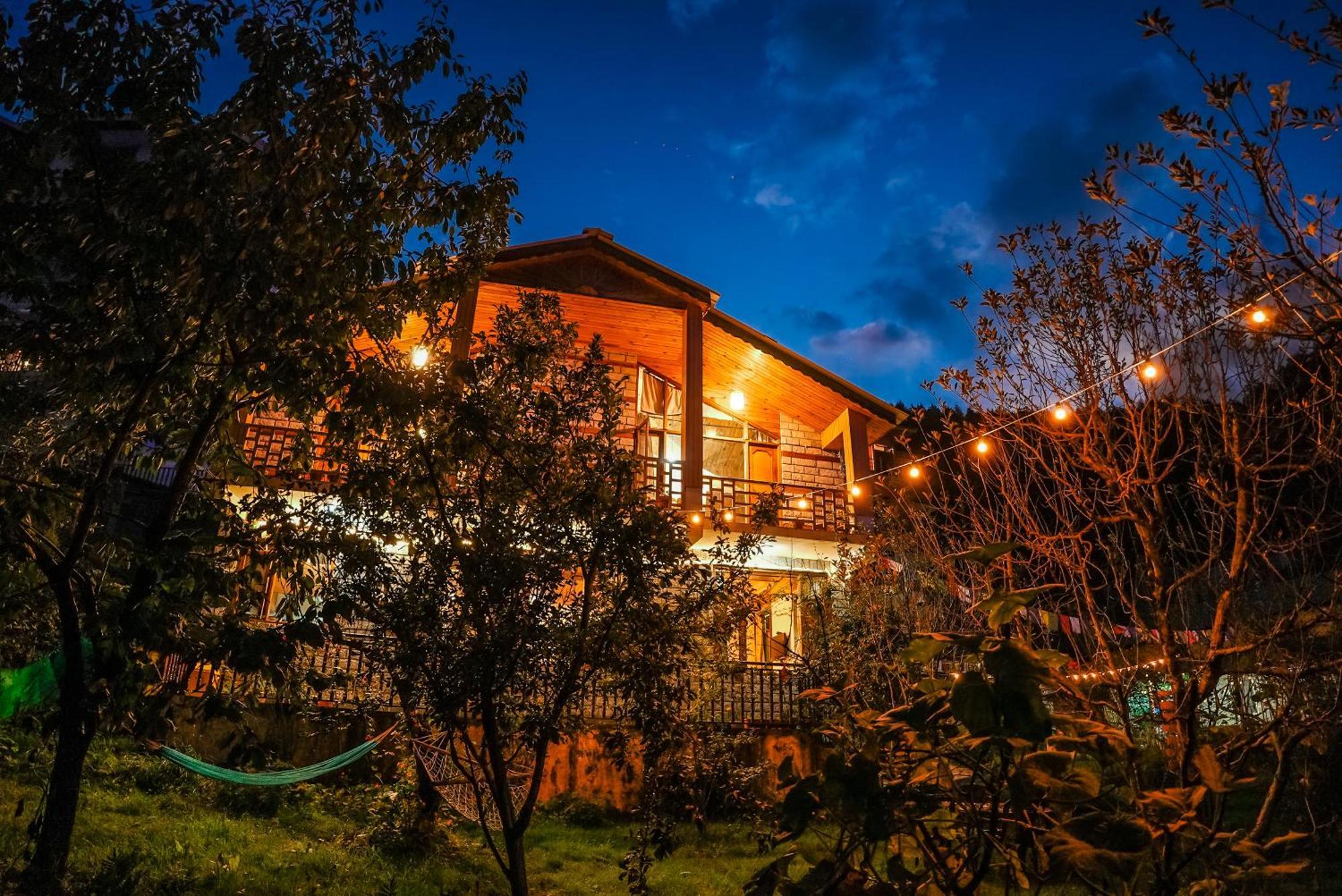 The Manu Emerald # Farmhouse # Top Selling Cottage In Manali # Peaceful Heritage Cozy Stay # Lawn With Bonfire # Most Awarded Exterior foto